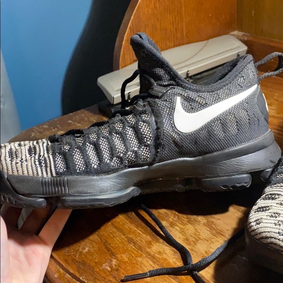 KD 9 shoes - Picture 2 of 4